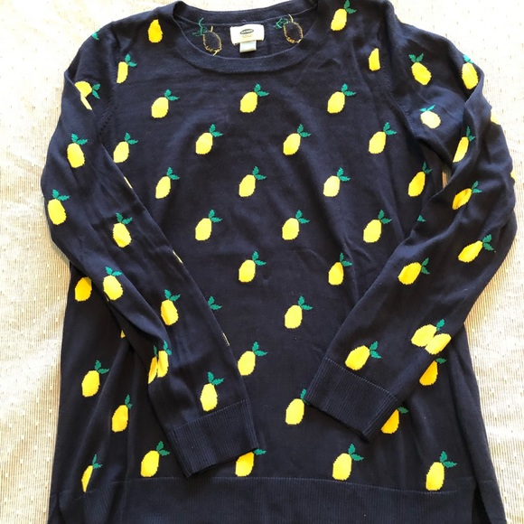 Old Navy Sweaters - Old Navy Lemon print sweater